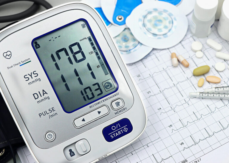 Ozempic (Wegovy) zmniejsza ryzyko zawału serca – nawet jeśli nie schudniesz pomiar ciśnienia maszyna